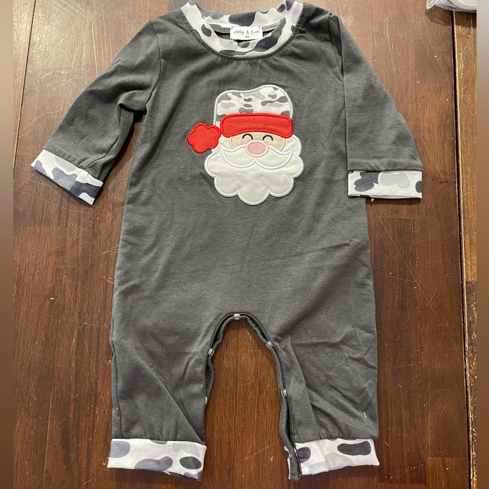 Gray Baby Santa Applique Footless Romper with Camo Trim